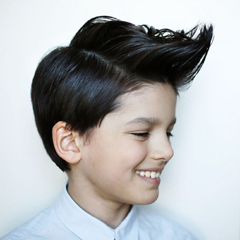 Kinderporträt mit stylischer Frisur